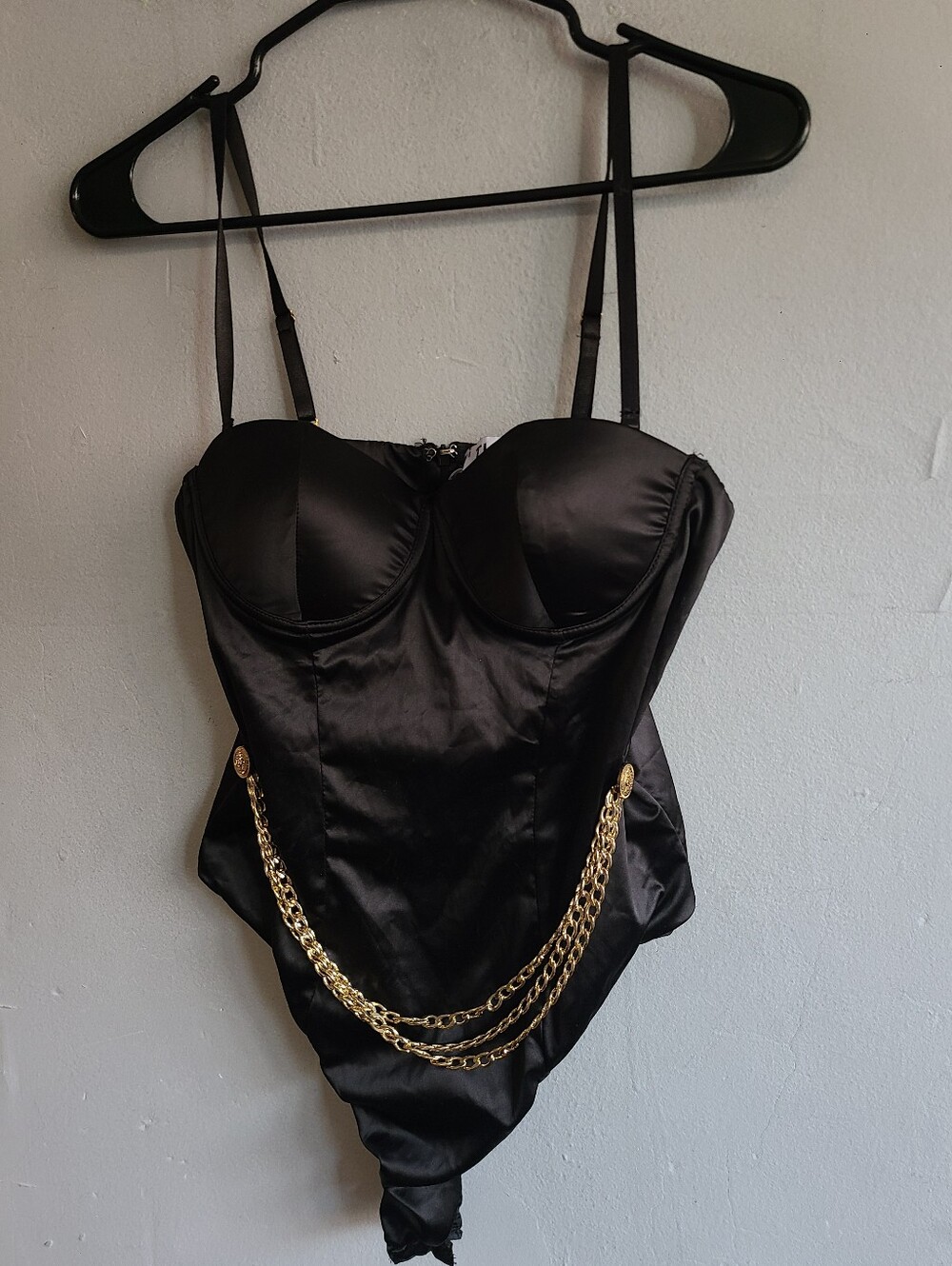 Women's large black silky bodysuit sleeveless molded cups gold chain accent
